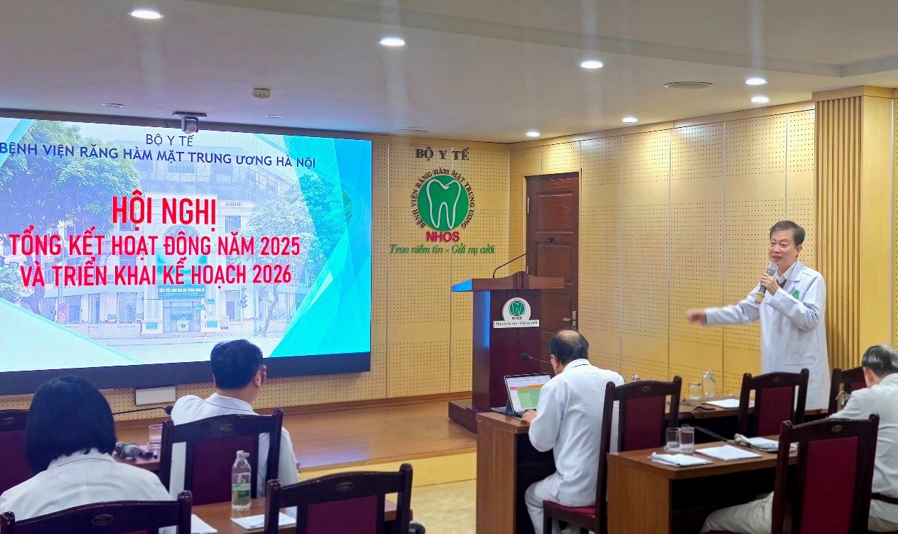 TTND. PGS.TS Nguyễn Quang Bình, Phó giám đốc bệnh viện, Chủ tịch Công đoàn bệnh viện phát biểu